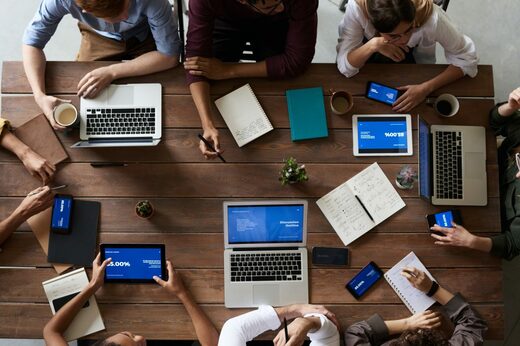 Konzultace v oblasti IT a digitálních technologií